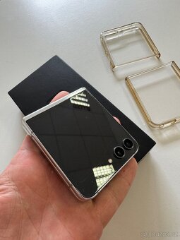Samsung Galaxy Z Flip5 F731B 8GB/512GB - 5