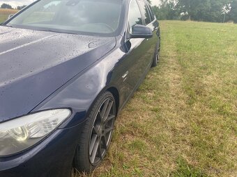 BMW F11 530d 190Kw originál M packet - 5