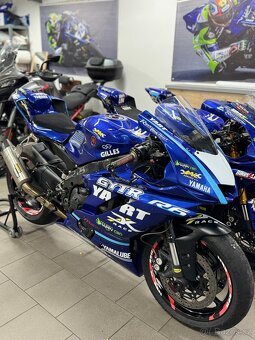 YAMAHA R6 - 5