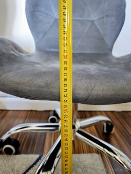 Prodám 2 stejně dětské židle. - 5