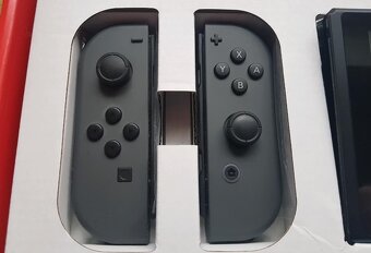 Nintendo Switch a příslušenství - 5