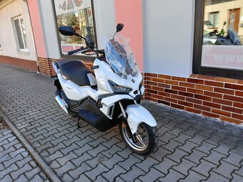 Skútr Sym ADX 125 L/C ABS - 5