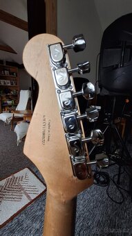 El. kytara Fender squier + pickguard - 5