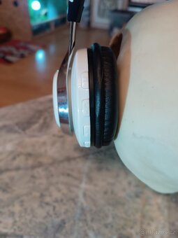 BEZDRÁTOVÁ BLUETOOTH SLUCHÁTKA FM rádio, 3,5 mm Aux, Micro S - 5