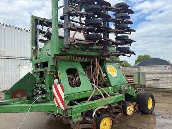 Sieci Stroj John Deere 750A - 5