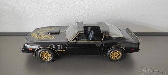 Modely aut 1/24 - Greenlight - 5
