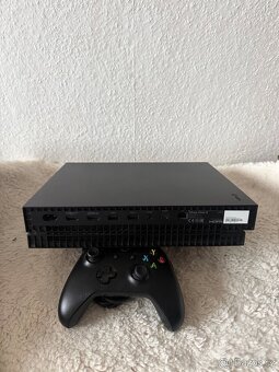 XBOX ONE X 1TB V TOP STAVU - 5