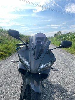 Yamaha YZF 125R - 5