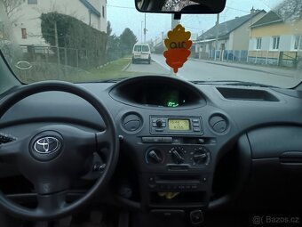 Toyota yaris 1.0 48kw - 5