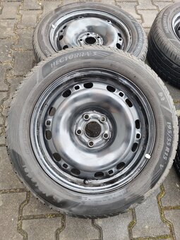 Plechová kola s pneu 195/55 R15 - 5