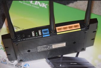 Stabilní dvoupásmový router TP LINK N750 - WDR4300, 2x USB - 5