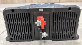 Měnič napětí Solarvertech 12V/230V 3000W - 5