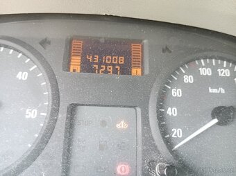 Opel Vivaro 2.0 na náhradní dily - 5