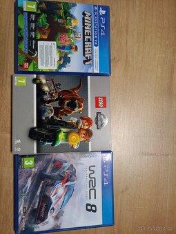 Prodám PlayStation 4 Slim - 5