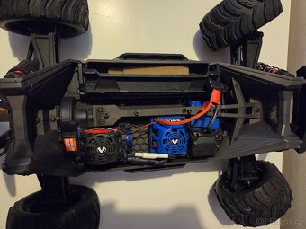 Traxxas maxx - 5