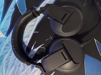 Numark Mixtrack Platinum FX + Pioneer SE-HDJ-X5-K Black - 5