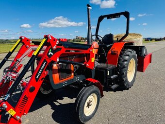 MONTUJEME ČELNÍ NAKLADAČE INTER-TECH - 5