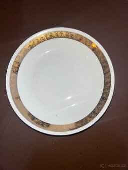 Porcelánová 27dílná sada za 2500,- - 5