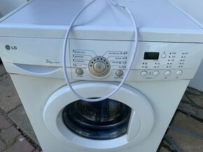 Pračka LG co teče (oprava nebo náhradní díly) - 5