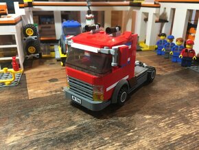 Lego City 7642 Garage - 5