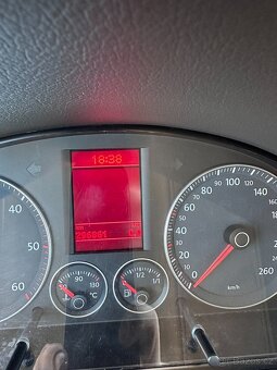 VW Touran 2.0 TDI, 103kw DSG - 5