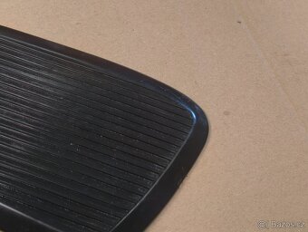 Nákolenice gumové boky nádrže ČZ 125 175 477 476 Aprilia - 5