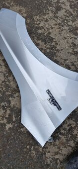 Pravy predni blatnik skoda fabia 4 - 5