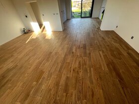 Dubová podlaha Starý dub rustik  + stopy po broukovy - 5