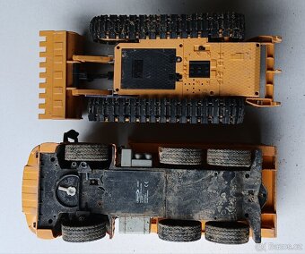 Bruder jeep + 2xbuldozer a náklaďák - 5