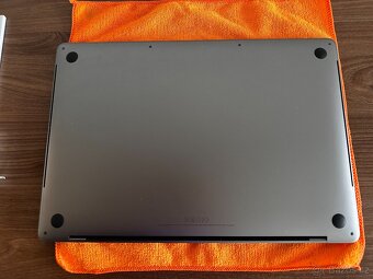 Apple MacBook Pro 15" (2017) 16GB/512GB Space Grey - 5