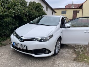 toyota auris hybrid - 5