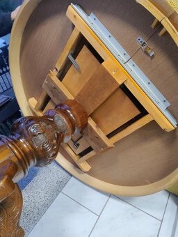 Retro - starožitný kulatý jídelní stůl - 5