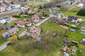 Prodej rodinného domu k rekonstrukci se zahradou ve Lhotě za - 5