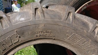 Prodám nové pneu 7.50-16 na traktor, traktor domácí výroby. - 5