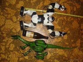 2x velký robot: RoboTyrannus, Robosapien, plastoví vojáčci - 5