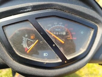 Skútr 125 ccm - 5
