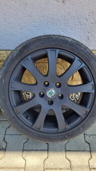 Prodám kola 5x112 r17 Octavia 2 - 5