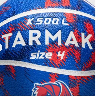 Basketbalový míč a boty - 5
