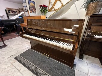 Petrof harmonie 106 se zárukou, doprava zdarma. PRODÁNO - 5