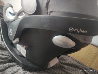 Autosedačka Cybex Aton se základnou - 5
