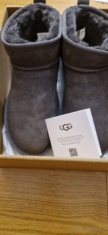 Ugg - 5