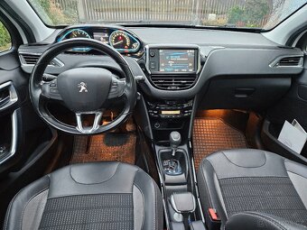 PEUGEOT 2008 ALLURE, 110k, AUTOMAT, PANORAMA, PRVNÍ MAJITEL - 5
