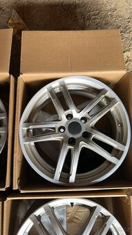 Alu kola DEZENT 7Jx17H2 ET49 5x112 - 5