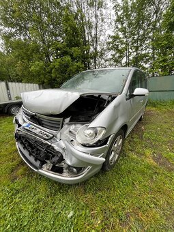 Volkswagen Touran 1.9 TDI - Na náhradní díly - 5