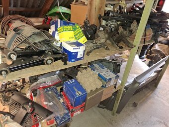 Kryty rozvodů v6 a zadní gufero kliky - 5