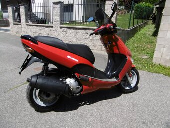 Aprilia Leonardo 250 - silný malý skútr - 5