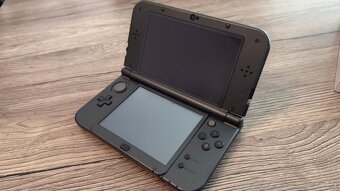 Nintendo 3DS XL v černé barvě + 13 her - 5