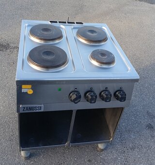 Gastro sporák Zanussi litinové plotny - 5