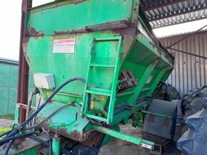 Prodej tažené rozmetadlo průmyslových hnojiv Gustrow D057 - 5