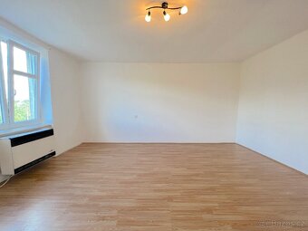 Pronájem startovacího bytu 1+kk, 34 m2 - střed Znojma - 5